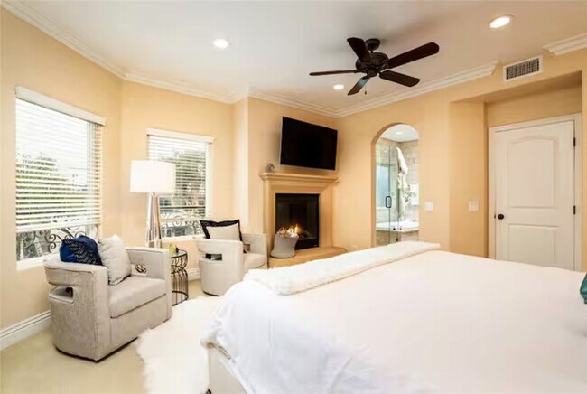 Building Photo - 301 16th St