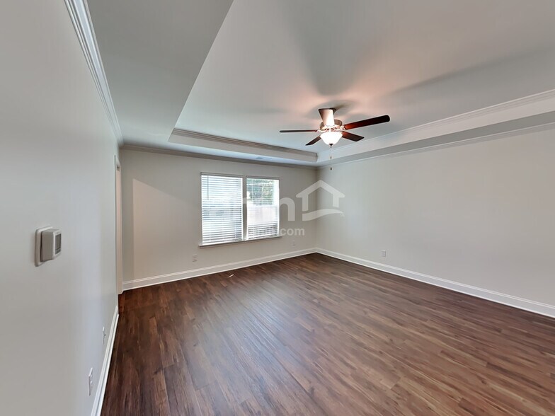 Building Photo - 550 Rivermist Dr