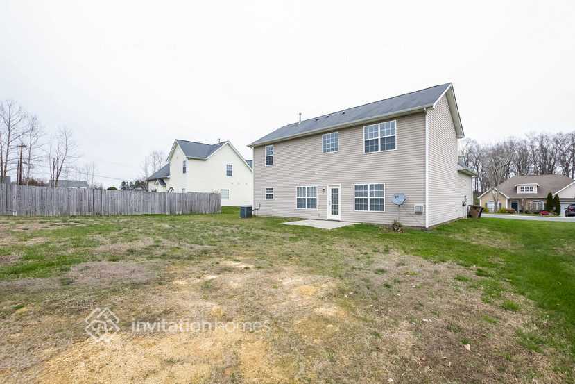 Building Photo - 1004 Oakstone Dr