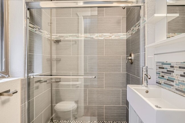 Building Photo - Adorable 2Bed/2Bath Home in Congress Park
