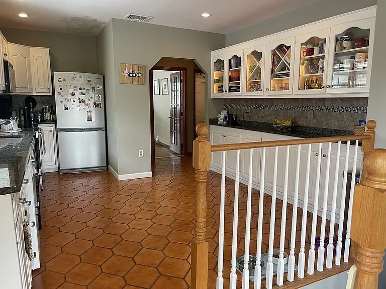Kitchen - 133 Bowdoin St