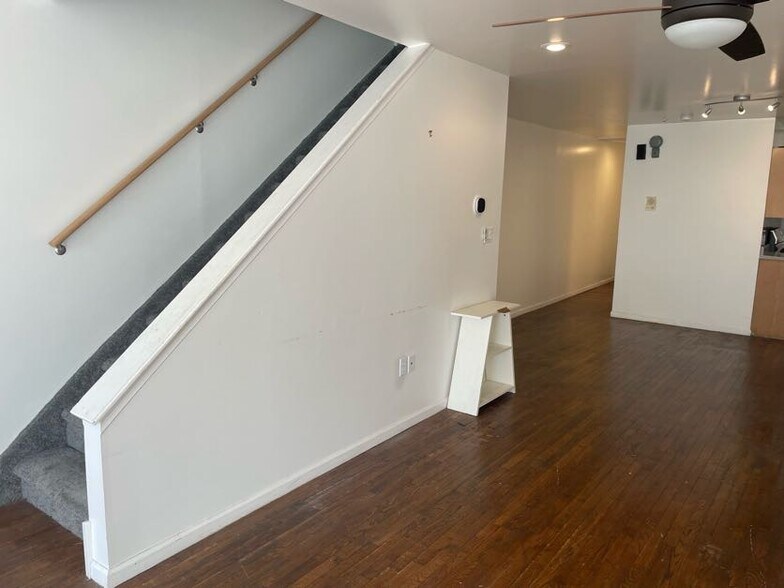 Building Photo - 928 E Passyunk Ave