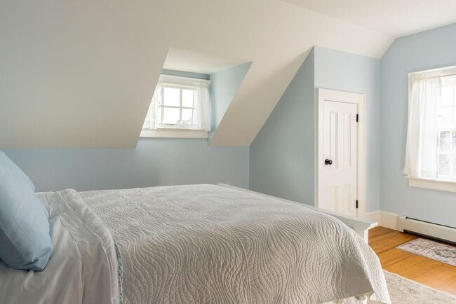 Building Photo - 1 Ella Ter