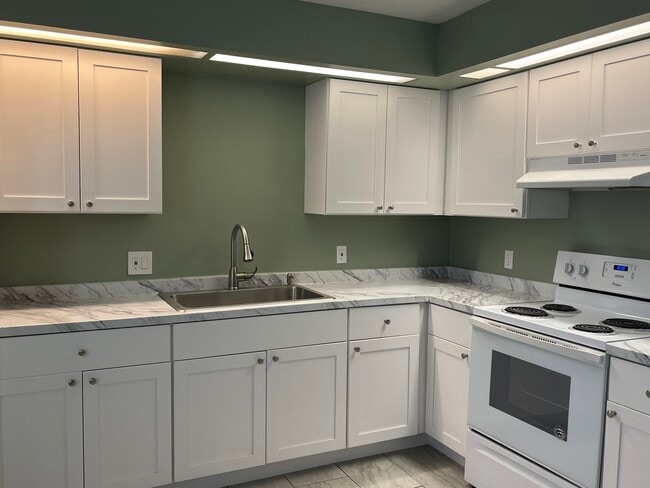 Building Photo - 101 Lake Hunter Dr