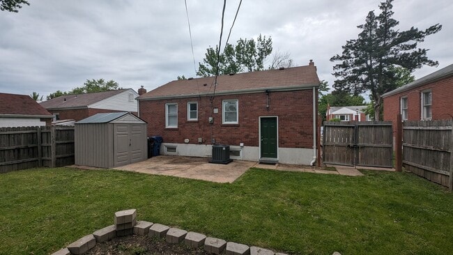 Building Photo - 8112 Appleton Dr