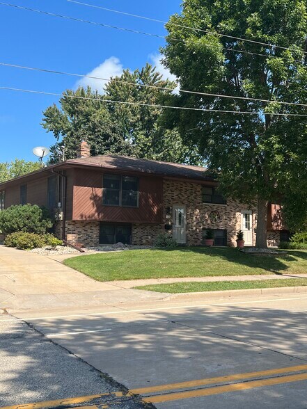 Front of Duplex - 814 W Main St