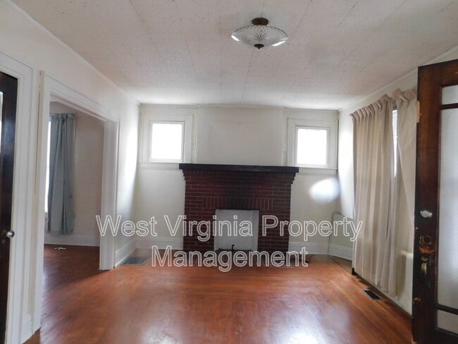 Building Photo - 54 Hunt Ave