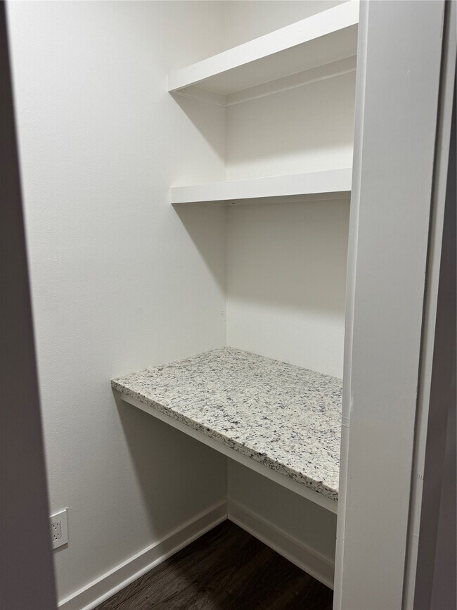 Building Photo - 4747 Allendale Rd