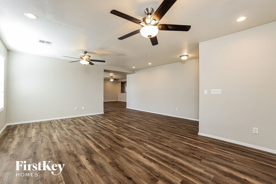 Building Photo - 13713 E Diablo Creek Dr