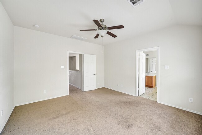 Building Photo - 6419 Calgary Woods Ln