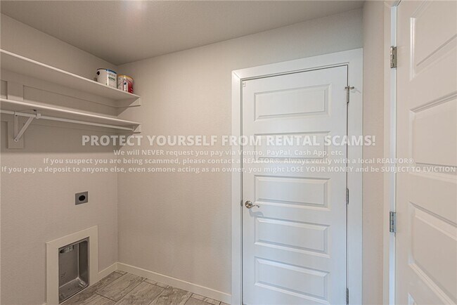 Building Photo - 4375 W Topeka Ave