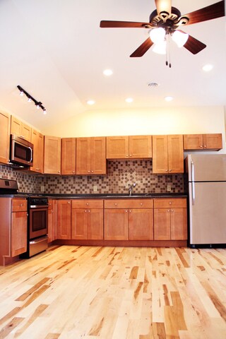 Building Photo - 108 N Winooski Ave