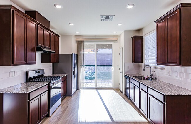 Building Photo - stunning one-story home