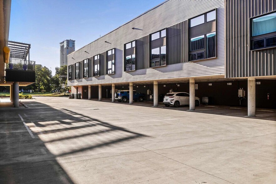 Building Photo - 49 Navasota St