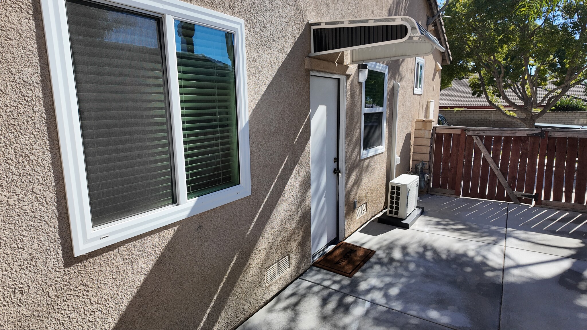 Building Photo - 6288 Susana St