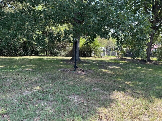 Building Photo - 422 Hardee Dr