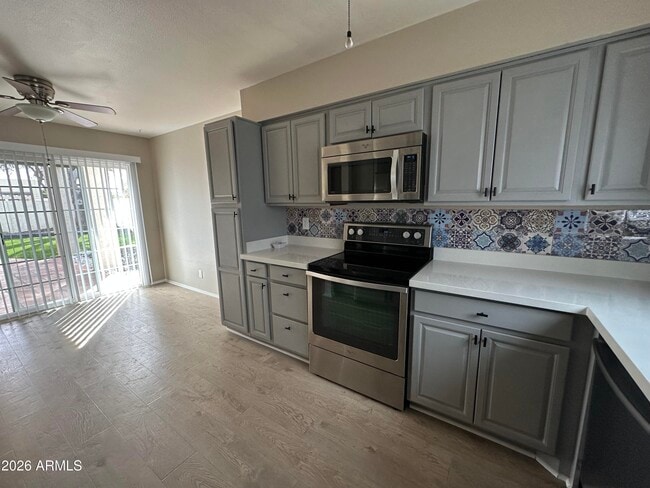 Building Photo - 3029 W Sierra St