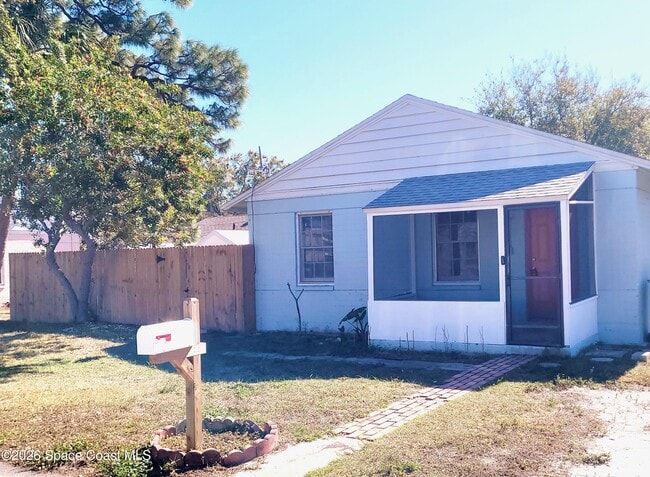 Building Photo - 807 E Azalea Ct