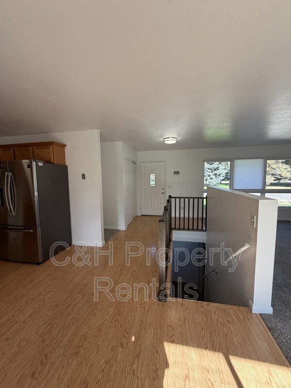 Building Photo - 2520 Lillis Ln