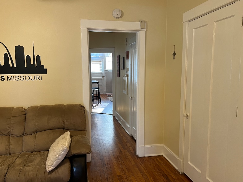 Building Photo - 5354 Murdoch Ave