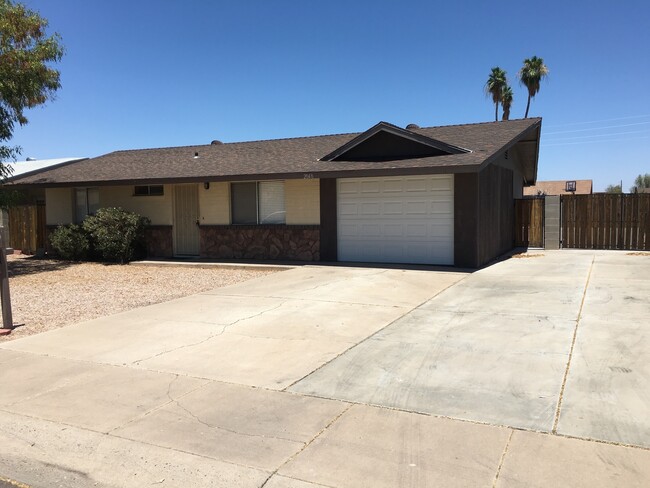 Primary Photo - **Excellent 3br/1ba/1garage HOUSE (CHANDLE...