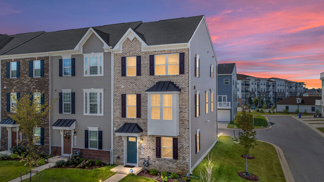 Building Photo - 16201 Bright Star Wy