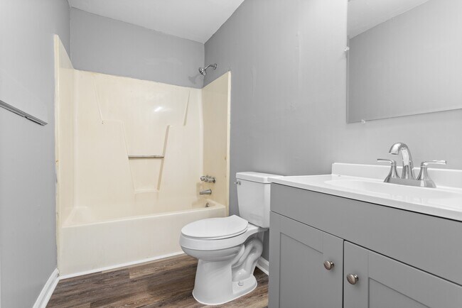 Building Photo - 2600 Mallard Ct