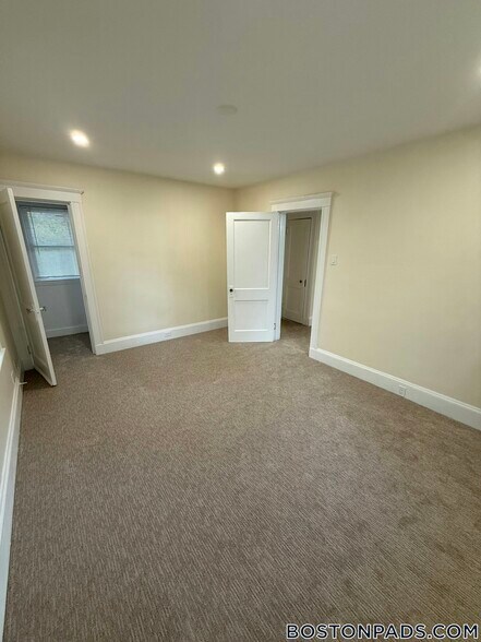 Building Photo - 101 Kilsyth Rd