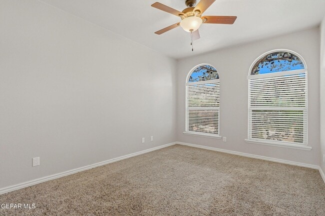 Building Photo - 825 Dulce Tierra Dr