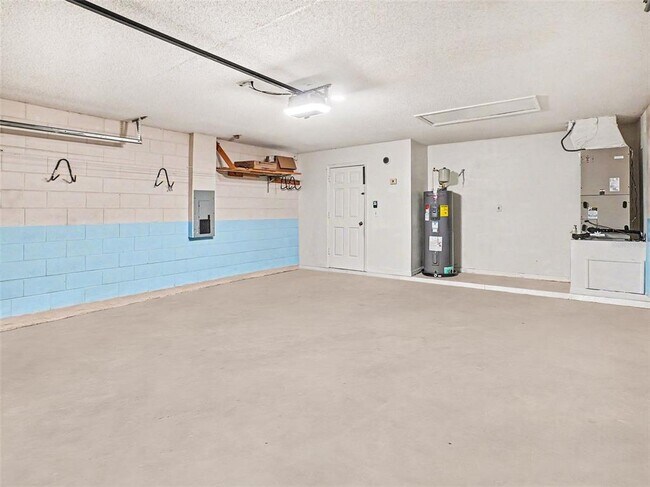 Building Photo - 2415 Black Powder Ln