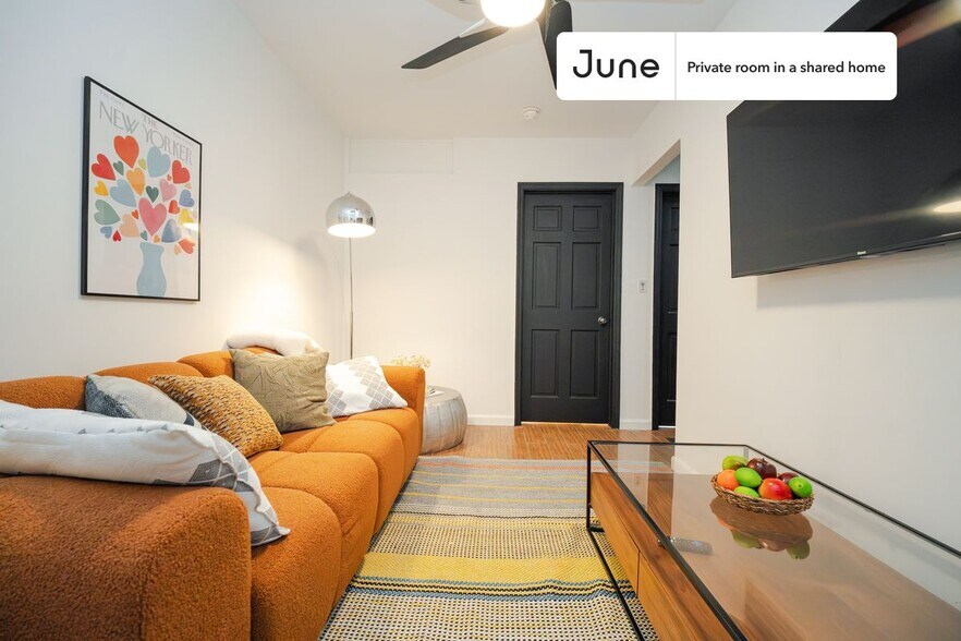 Building Photo - Room in Shared 3 bed/1 bath home in Chinatown