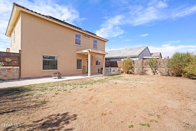 Building Photo - 956 Clapham St