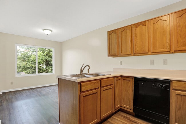 Building Photo - 1082 Fairlane Ct