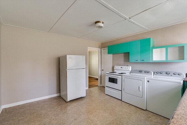 Building Photo - 5219 Cheryl Ln