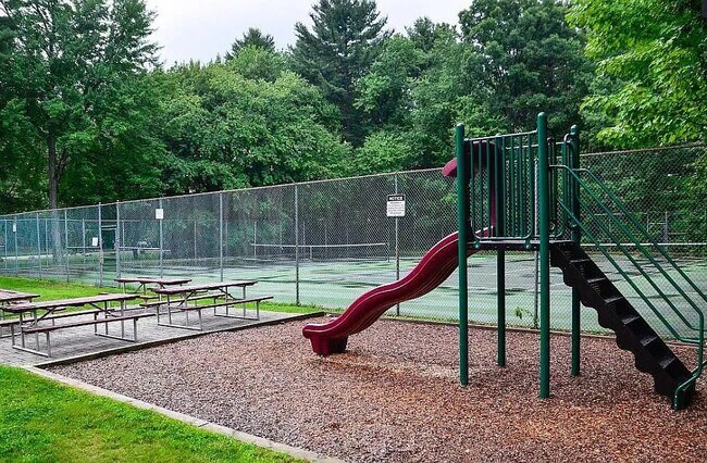 Building Photo - 501 Brook Village Rd