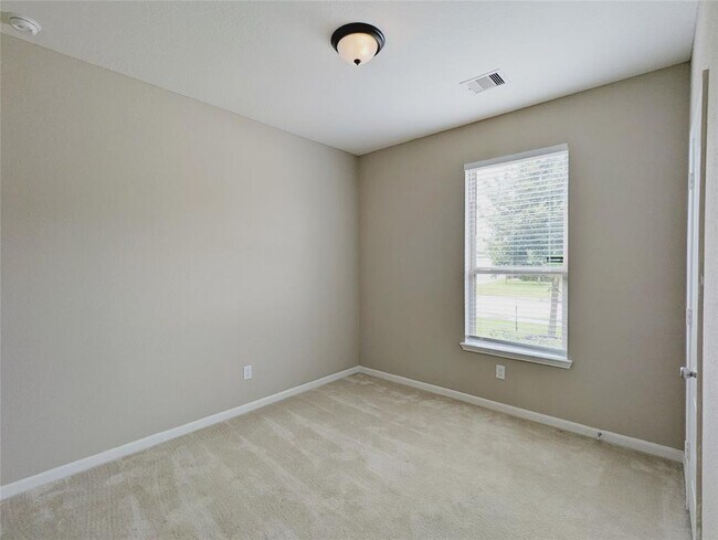 Building Photo - 28422 Aubrey Orchard Ln