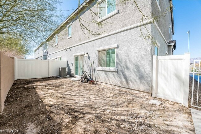 Building Photo - 2725 Rainy Meadows Ave