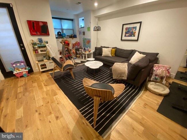 Building Photo - 1526 6th St NW