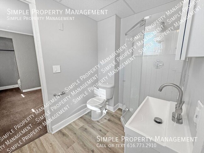 Building Photo - 615 Mc Reynolds Ave NW