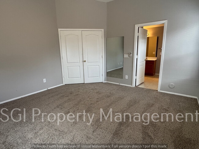 Building Photo - 15972 W Latham St