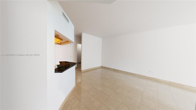 Building Photo - 801 Brickell Key Blvd