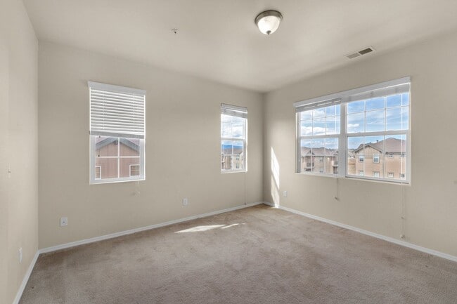 Building Photo - 4790 Wells Branch Heights