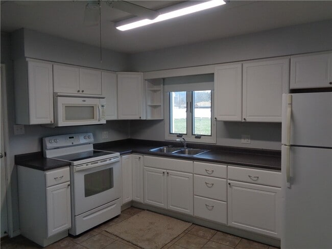 Building Photo - 113 William Ln