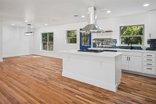 Building Photo - 9946 Kilarney Dr