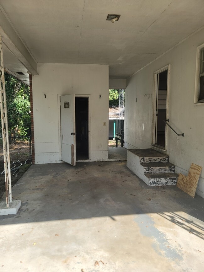 Building Photo - 1429 THIRD AVE