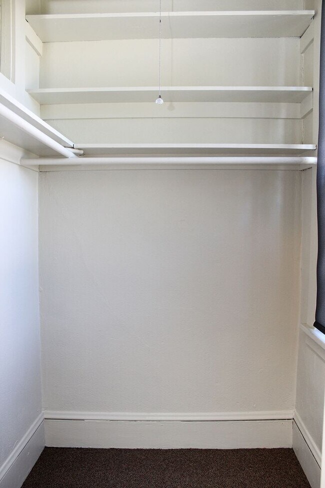 Building Photo - langent01