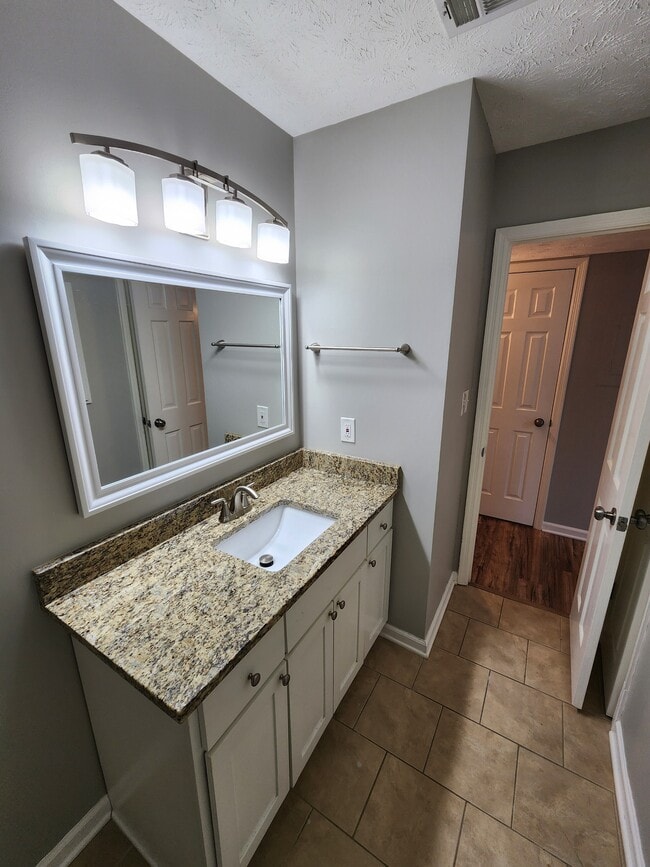 Building Photo - 365 Winding River Dr