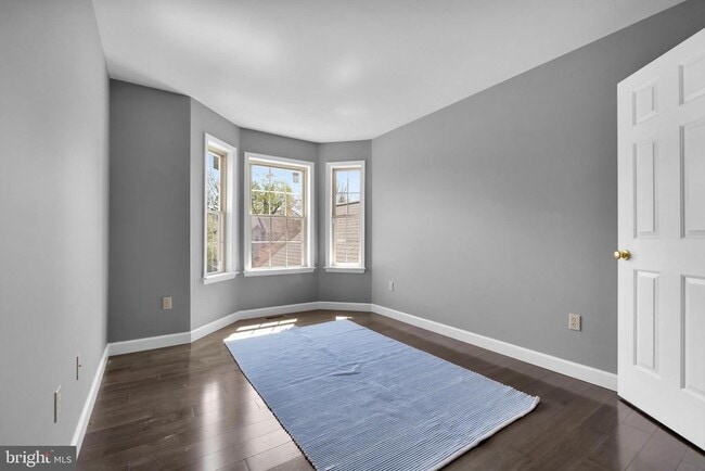 Building Photo - 3200 Village Dr