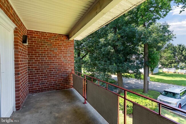 Building Photo - 6511 Brighton Ave