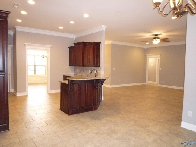 Building Photo - 13205 Hill Crest Dr